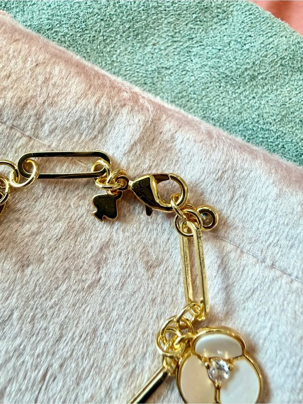 Kate Spade |♠️| Gold Plated, Pearl & Strawberry Charm Bracelet - Picture 4 of 4